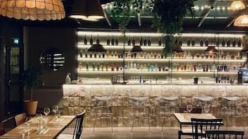 Bar (in der Unterkunft)