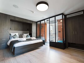 In-room safe, desk, blackout curtains, soundproofing