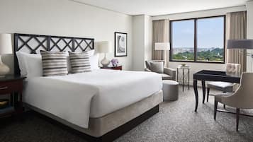 Premium bedding, pillow-top beds, minibar, in-room safe