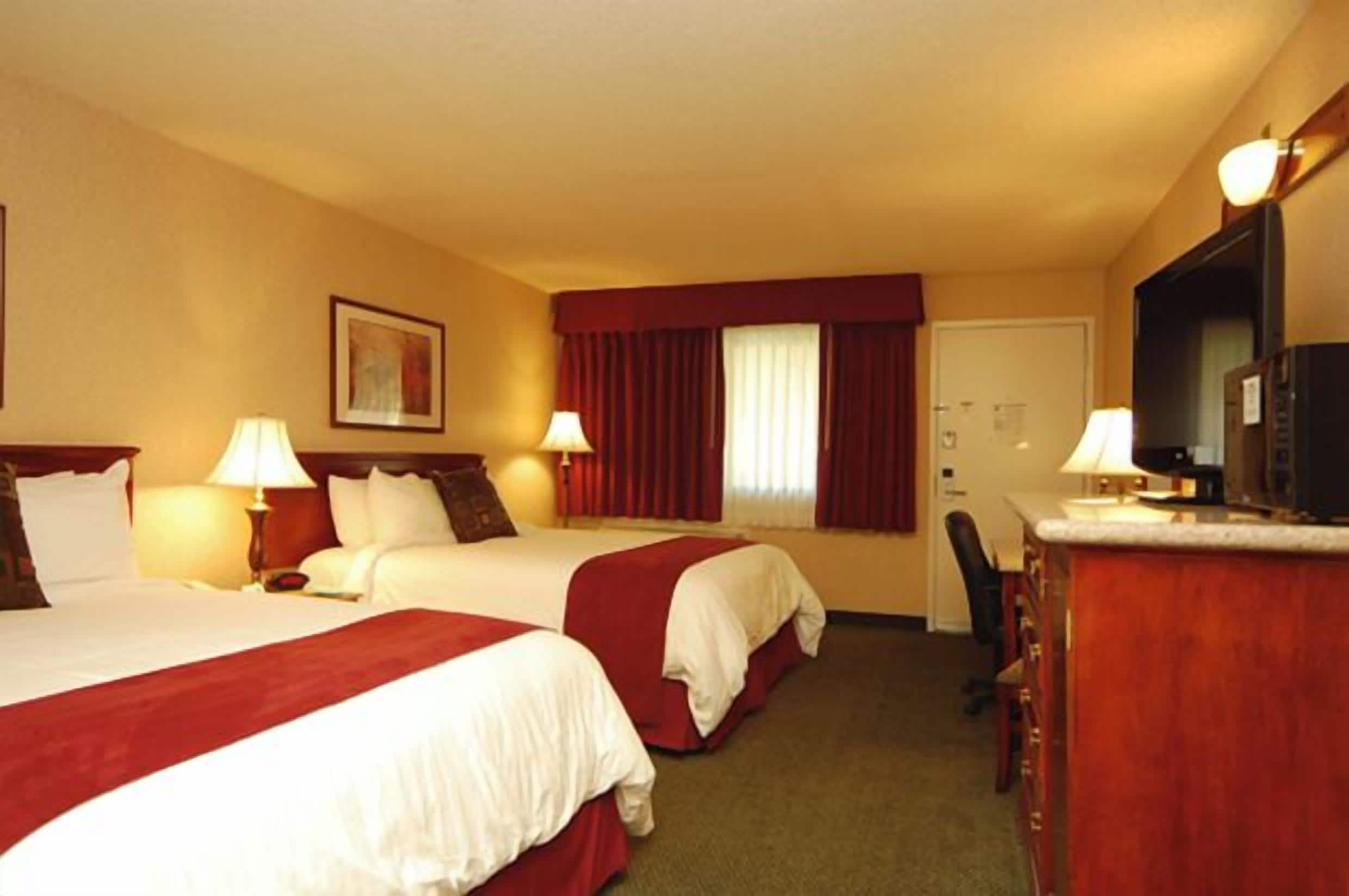 Desk, iron/ironing board, free cribs/infant beds, free WiFi