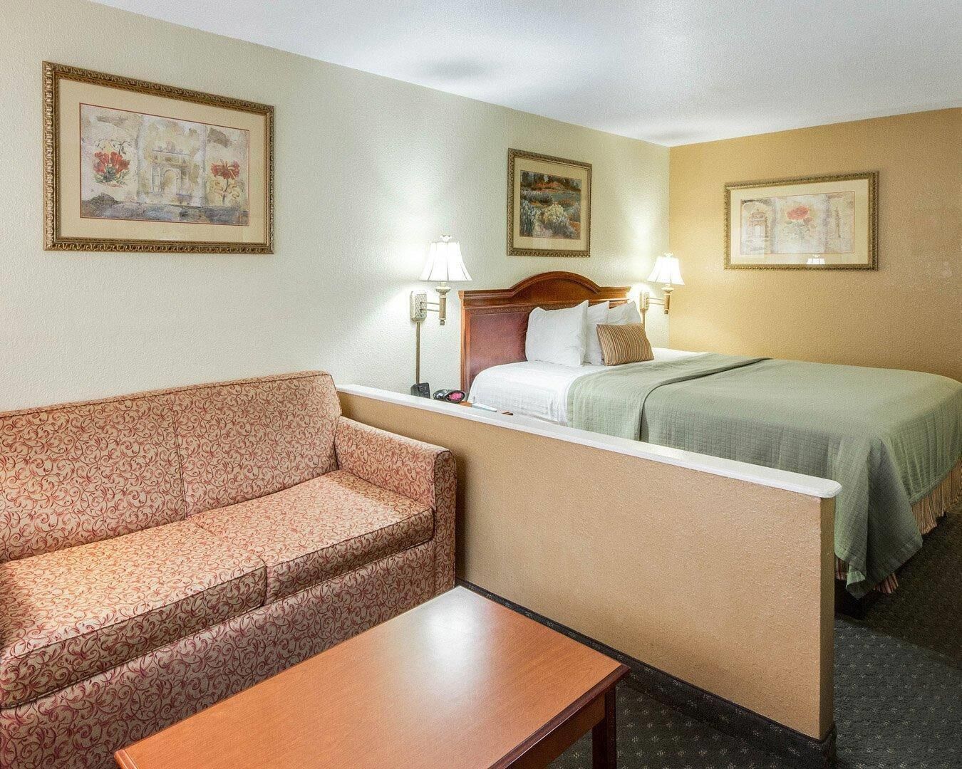 Sviitti, 1 suuri parisänky ja vuodesohva, tupakointi kielletty | Egyptinpuuvillaiset lakanat, ylelliset vuodevaatteet