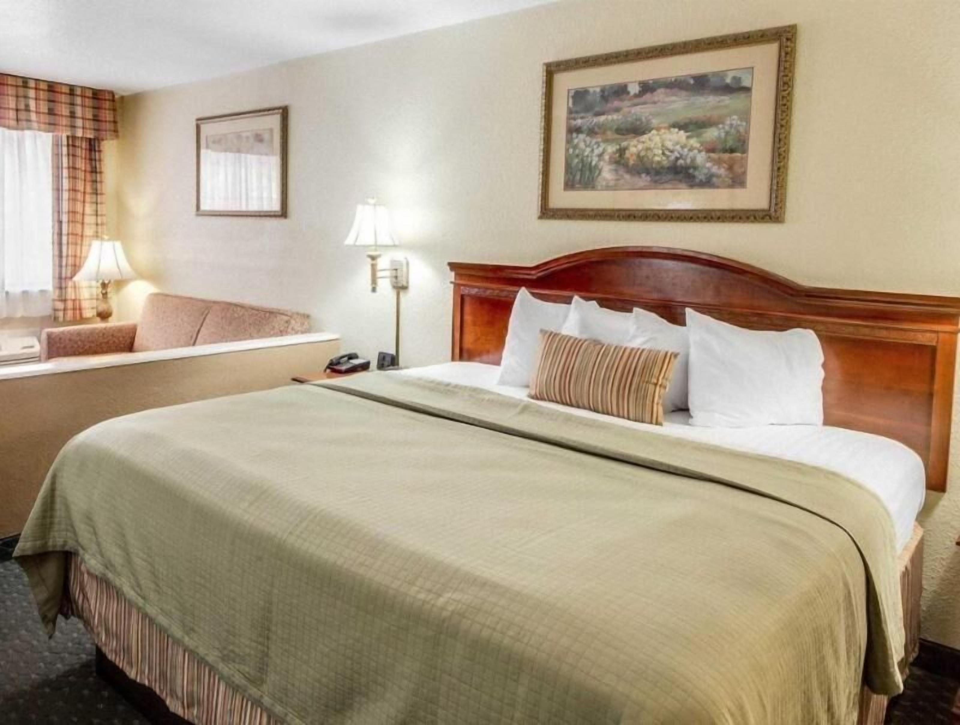 Egyptian cotton sheets, premium bedding, pillowtop beds, blackout drapes