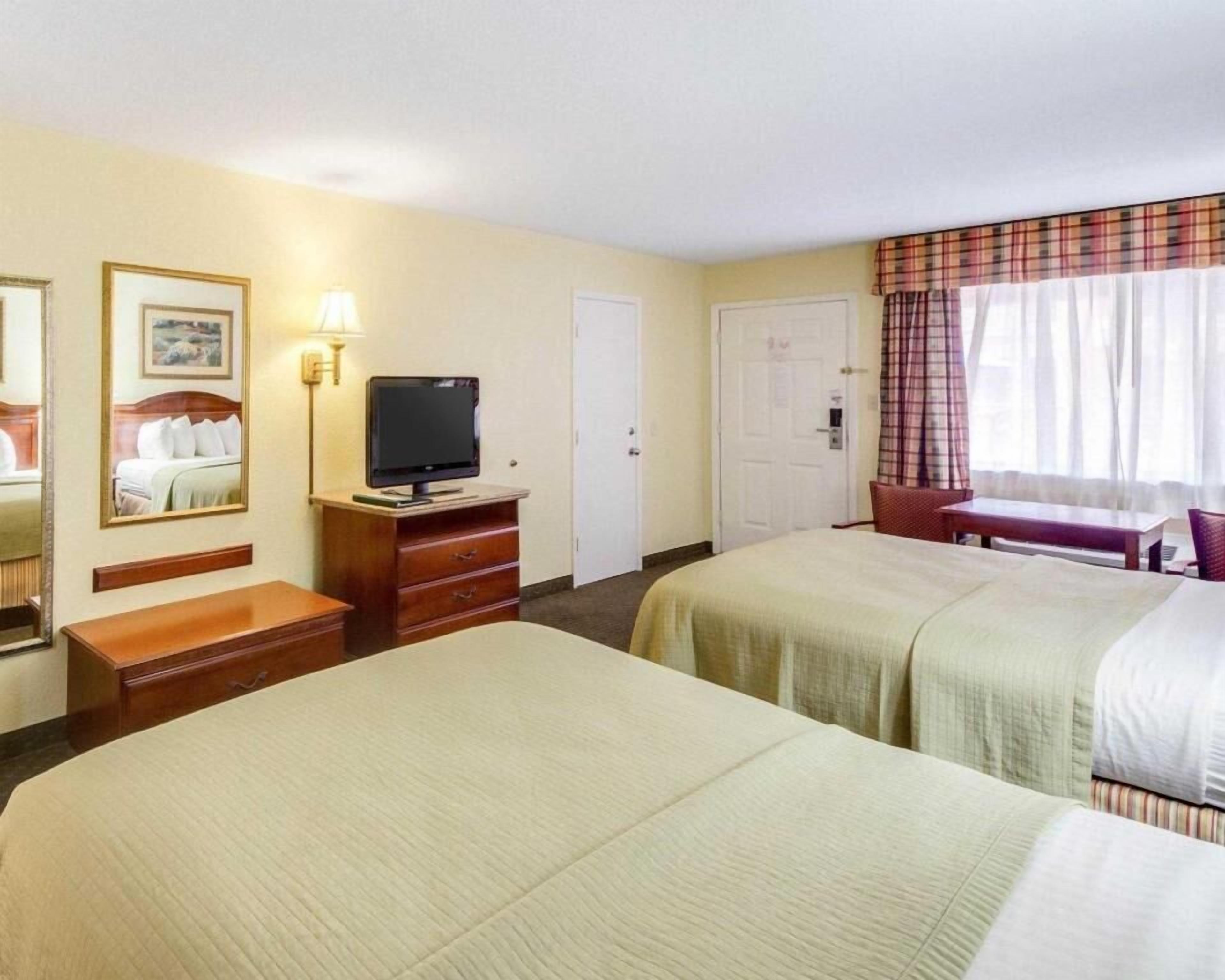 Egyptian cotton sheets, premium bedding, pillowtop beds, blackout drapes