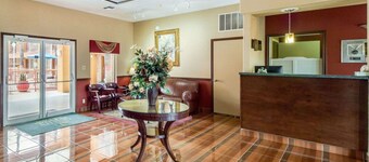 伊格尔帕斯生态小屋套房酒店