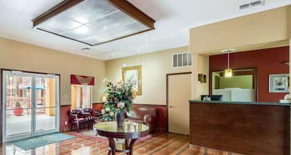 Econo Lodge Inn & Suites Eagle Pass