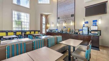 Continentaal ontbijt inbegrepen