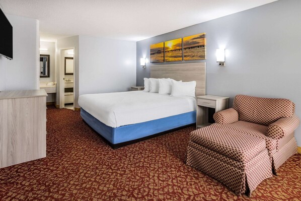 Premium bedding, in-room safe, desk, laptop workspace