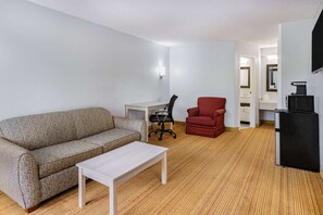 Suite, 2 Double Beds, Non Smoking (One-Bedroom Suite) | Premium bedding, in-room safe, desk, laptop workspace