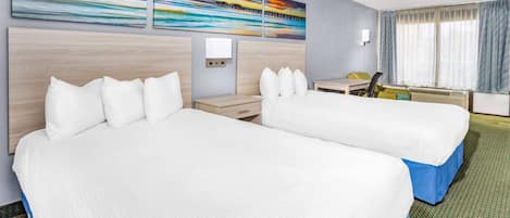Deluxe-Zimmer, 2 Doppelbetten, Nichtraucher | Hochwertige Bettwaren, Zimmersafe, Schreibtisch