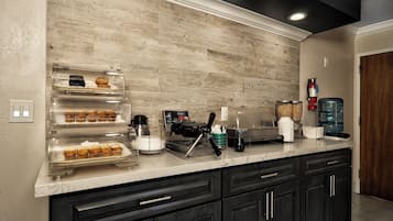 Petit déjeuner en libre-service compris tous les jours