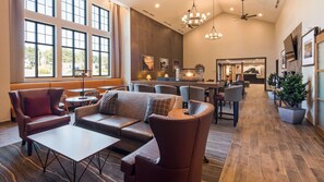 Lobby - Best Western Plus Superior Inn (Grand Marais)