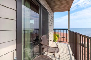 Desk, iron/ironing board, free WiFi, alarm clocks - Best Western Plus Superior Inn (Grand Marais)