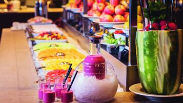 Daily buffet breakfast (CHF 28.00 per person)