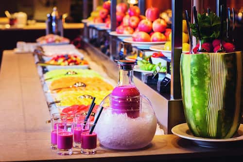 Tägliches Frühstücksbuffet gegen Gebühr