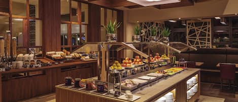 Daily buffet breakfast (CHF 28.00 per person)