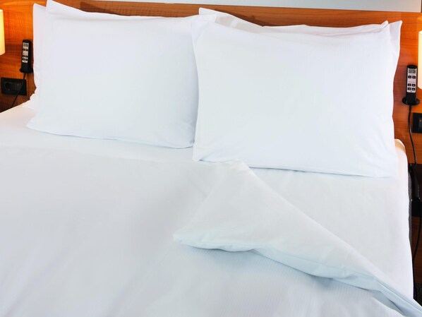 防过敏的被褥、迷你吧、客房内保险箱、办公桌