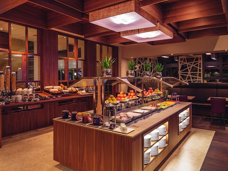 Daily buffet breakfast for a fee. Mövenpick Hotel Zürich Regensdorf