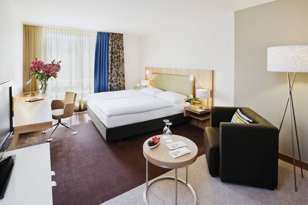 Literie hypoallergénique, minibar, coffres-forts dans les chambres