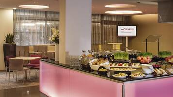 Daily buffet breakfast (CHF 28.00 per person)
