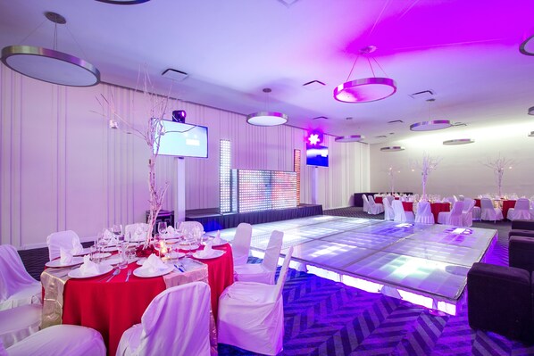 Banquet hall