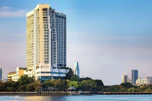 View from property - Montien Riverside Hotel Bangkok (Bangkok)