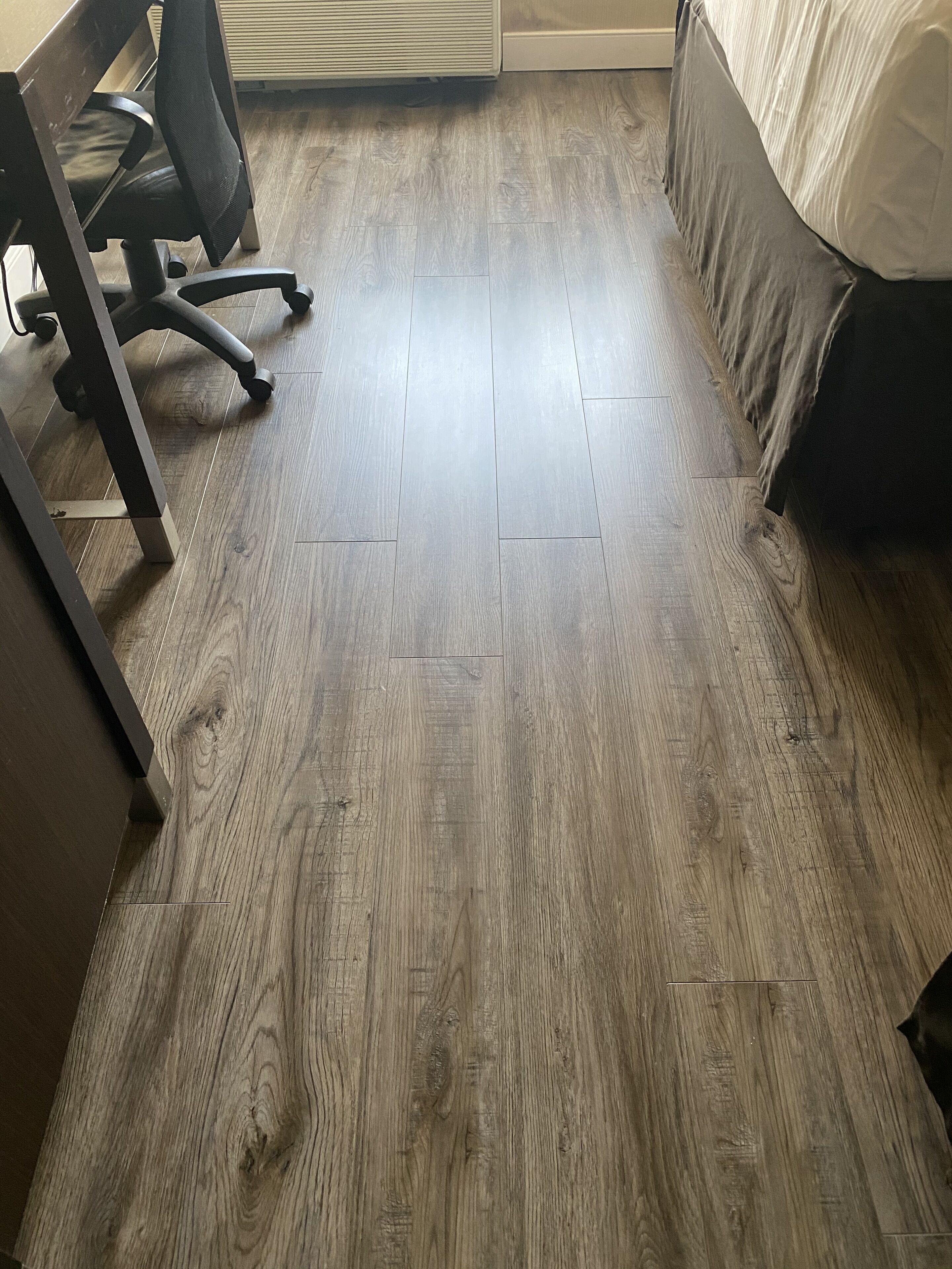 Chambre, 2 lits doubles, réfrigérateur | Couette en duvet, bureau, espace de travail pour ordinateurs portables