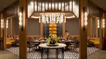 3 restaurants, breakfast, lunch, dinner served; Thai cuisine