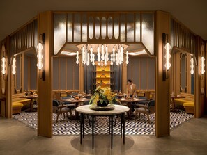 3 restaurants, breakfast, lunch, dinner served; Thai cuisine 
