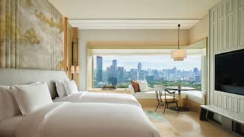 Premium bedding, minibar, in-room safe, desk