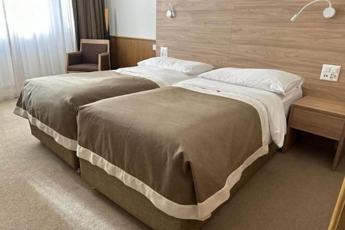 Minibar, in-room safe, soundproofing, free WiFi