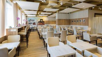 Päivittäinen buffetaamiainen (25.00 CHF per henkilö)