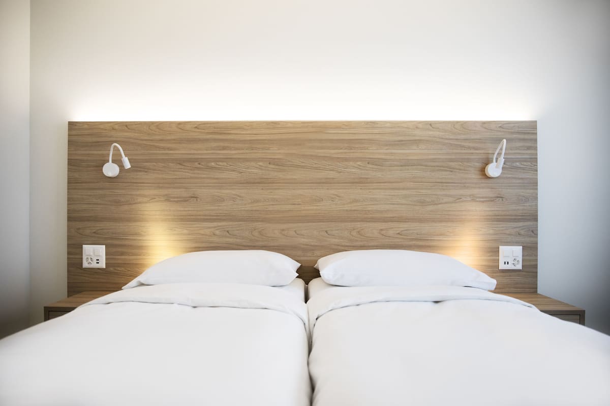 economy double room | 1 bedroom, minibar, in-room safe, soundproofing