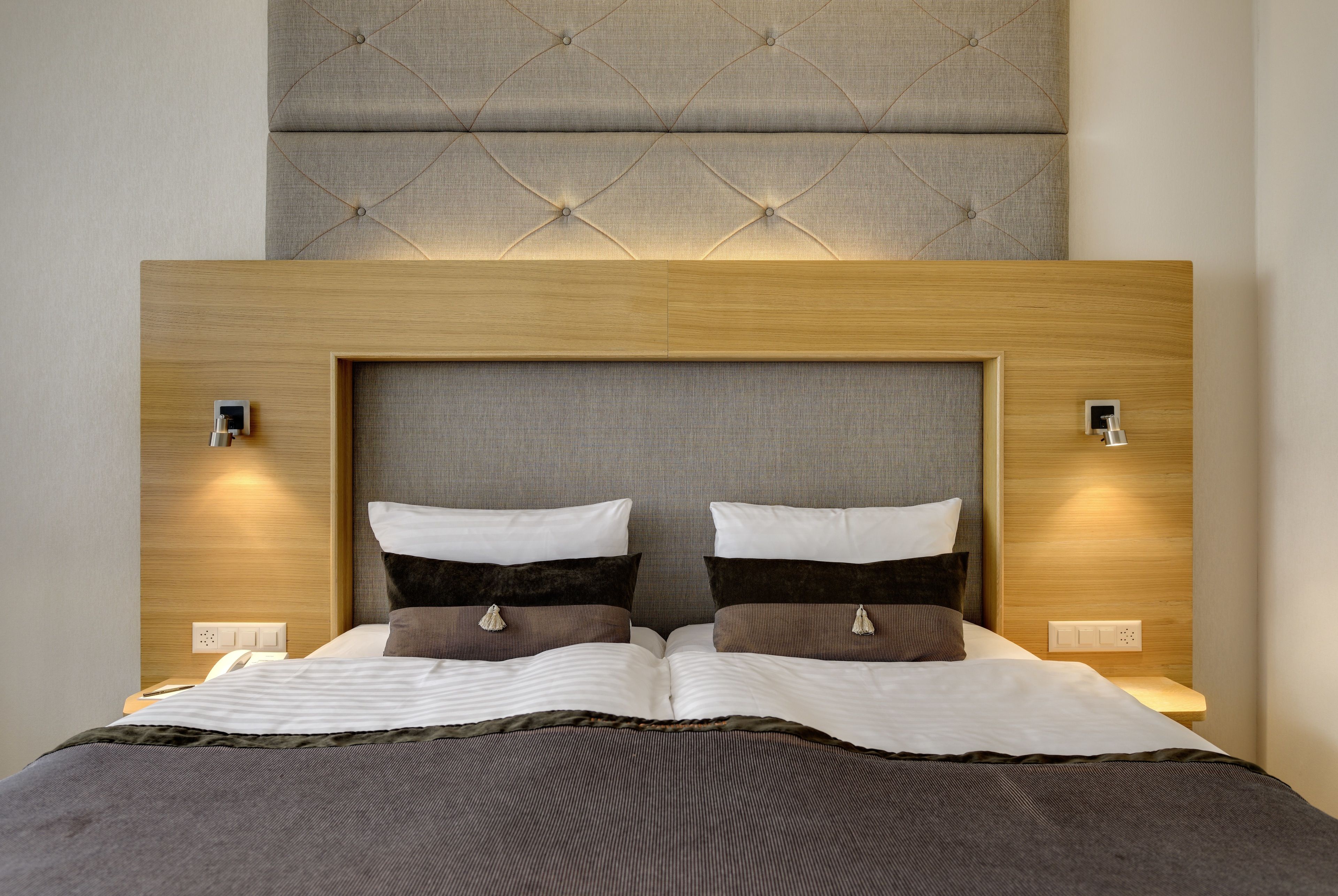 economy double room | 1 bedroom, minibar, in-room safe, soundproofing