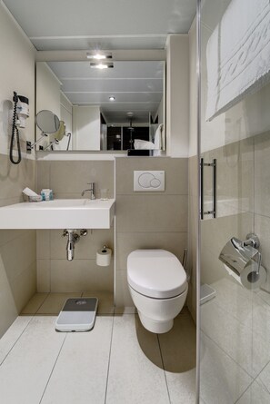Eco-friendly toiletries, towels