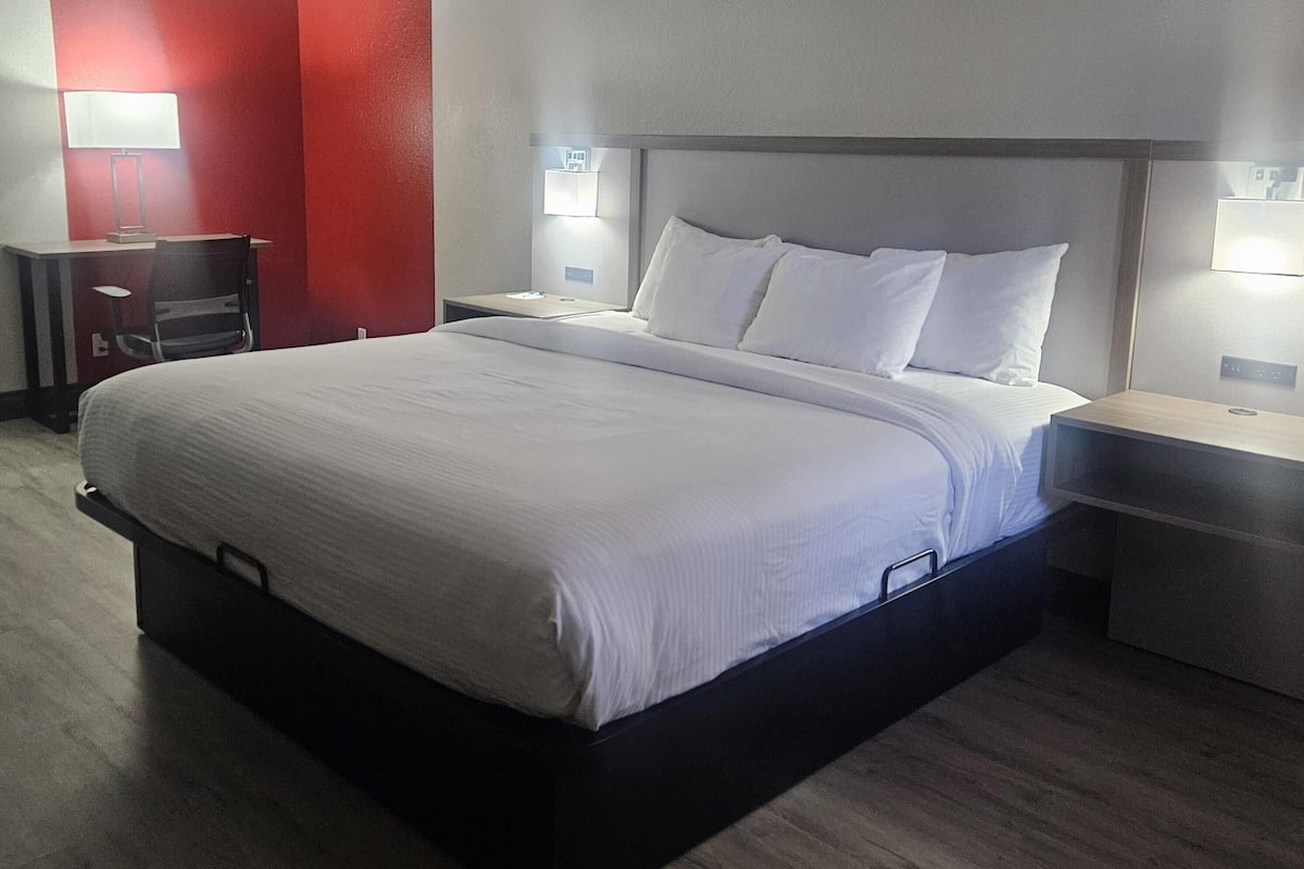 Ropa de cama de alta calidad y escritorio