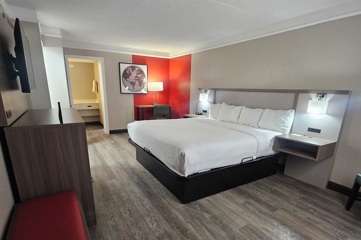 Deluxe kamer, 1 kingsize bed, niet-roken | Luxe beddengoed, een bureau, een laptopwerkplek
