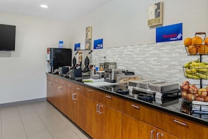 Free daily continental breakfast