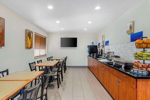 Desayuno continental incluido todos los días 