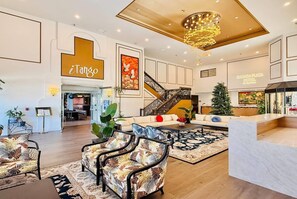 Lobby - Ramada Plaza by Wyndham Garden Grove/Anaheim South (Garden Grove)