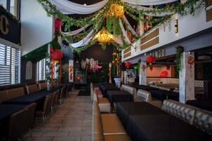 Breakfast, lunch, dinner served; Vietnamese cuisine 