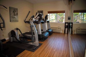 Fitness facility - Ramada Plaza by Wyndham Garden Grove/Anaheim South (Garden Grove)