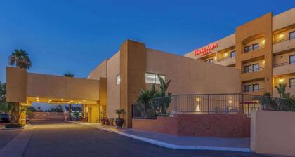 Ramada Plaza by Wyndham Garden Grove/Anaheim South