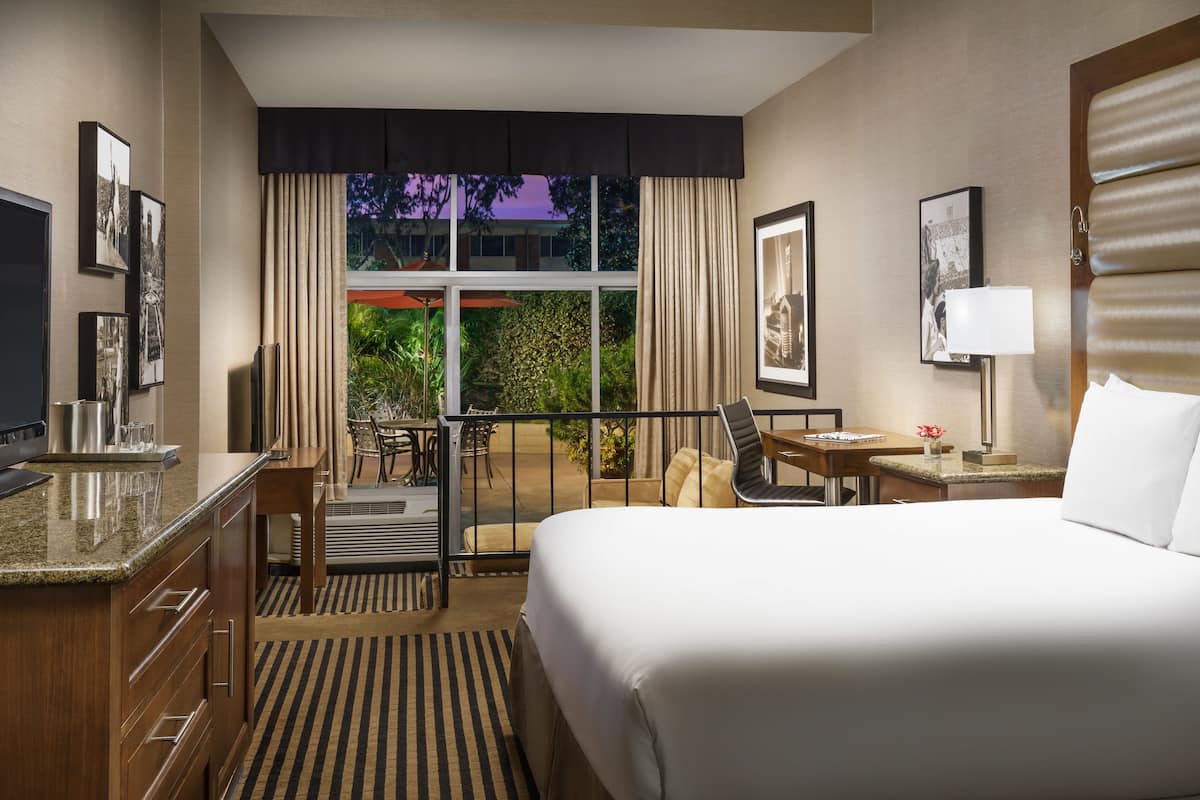 1 bedroom, premium bedding, in-room safe, desk