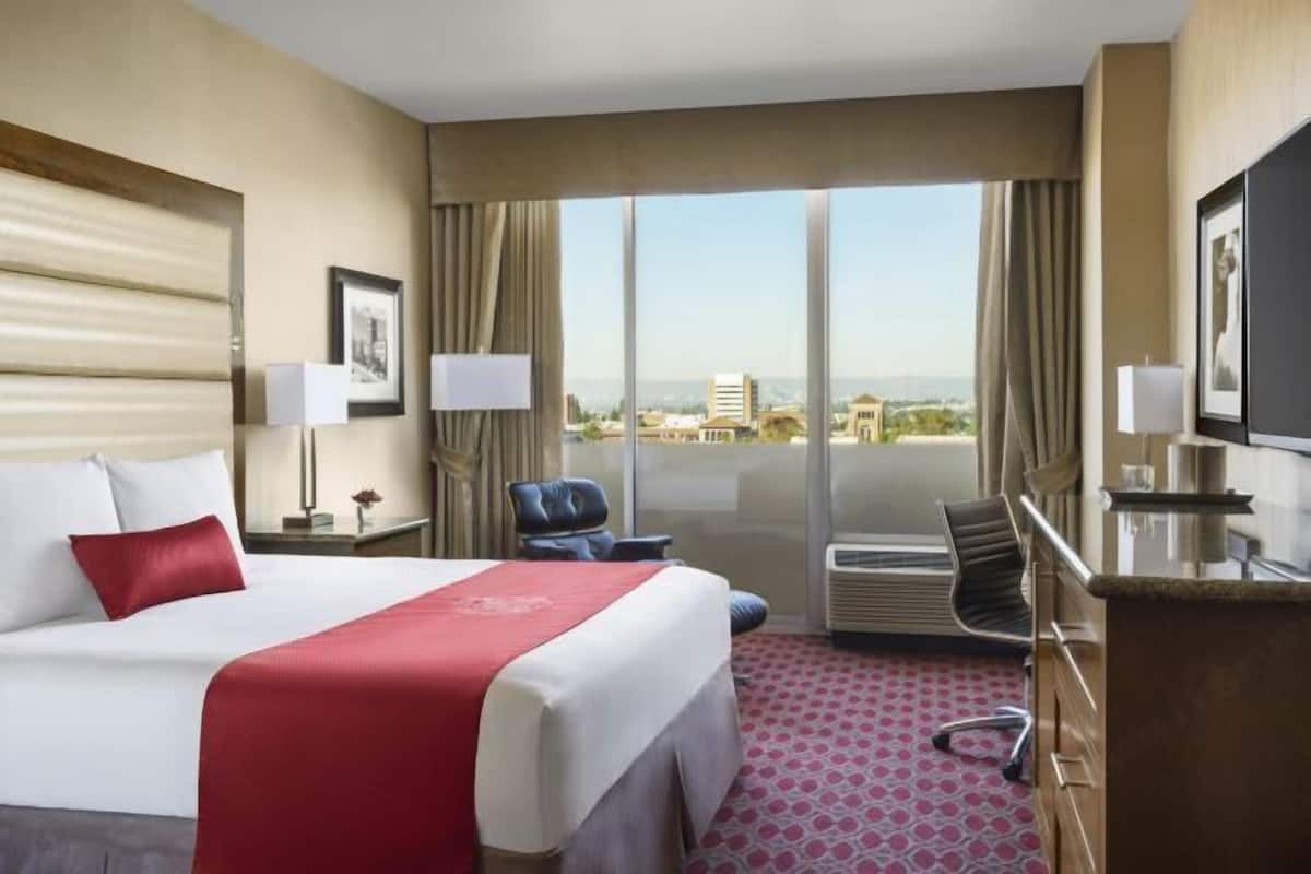 1 bedroom, premium bedding, in-room safe, blackout drapes