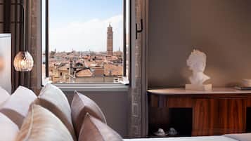 Junior Suite, 1 King Bed (City View) | 1 bedroom, Frette Italian sheets, premium bedding, down comforters