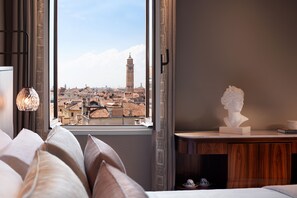 Junior Suite, 1 King Bed, City View (Astor Suite) | 1 bedroom, Frette Italian sheets, premium bedding, down duvets