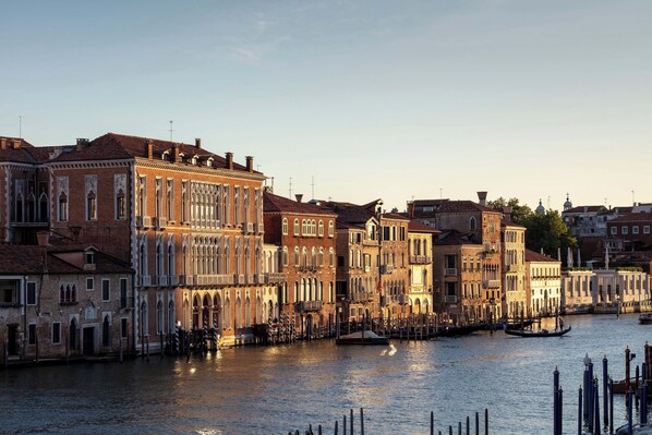 Grand Canal View Suite | Frette Italian sheets, premium bedding, down comforters, minibar