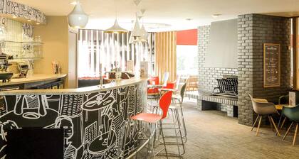 ibis Laval Le Relais d'Armor