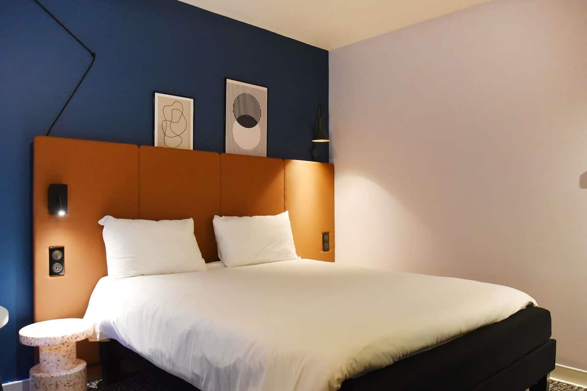 standard room, 1 double bed | premium bedding, desk, blackout curtains, soundproofing
