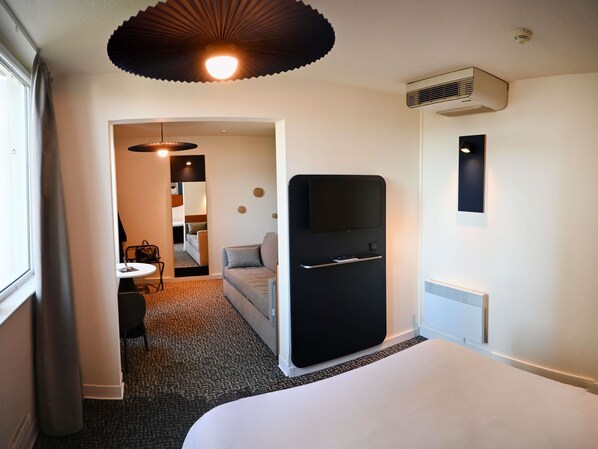 Premium bedding, desk, blackout drapes, soundproofing - ibis Laval Le Relais d'Armor (Change)